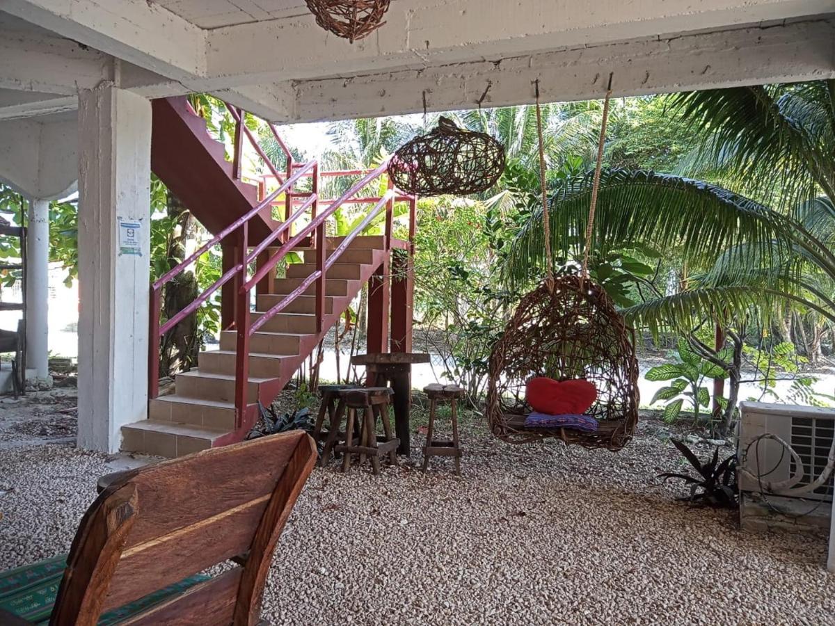 בקאלאר Near Lake Hostal מראה חיצוני תמונה