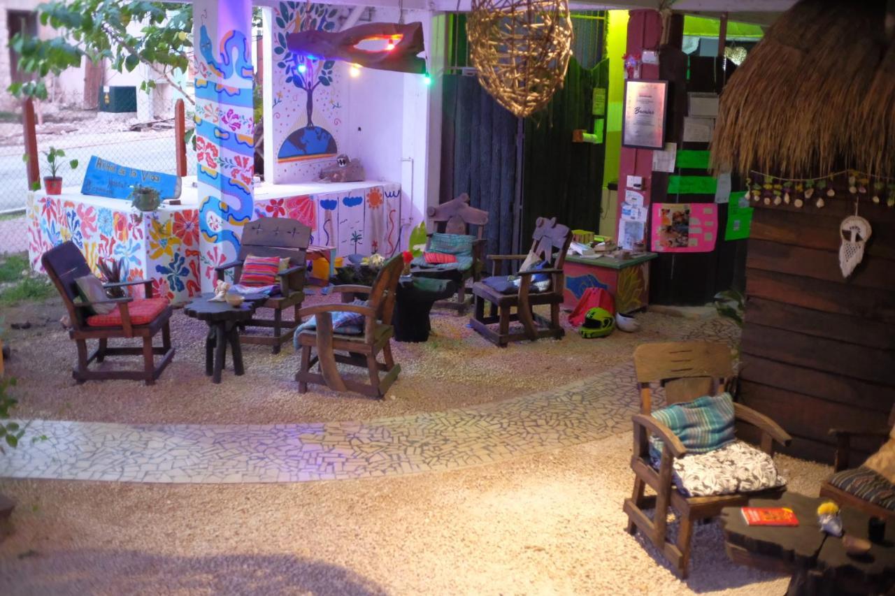 בקאלאר Near Lake Hostal מראה חיצוני תמונה