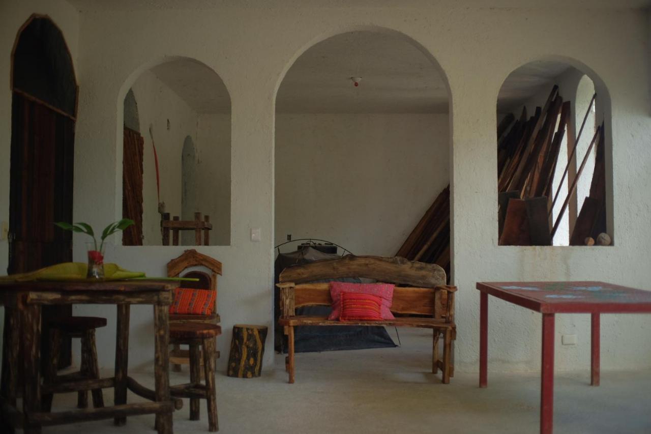 בקאלאר Near Lake Hostal מראה חיצוני תמונה