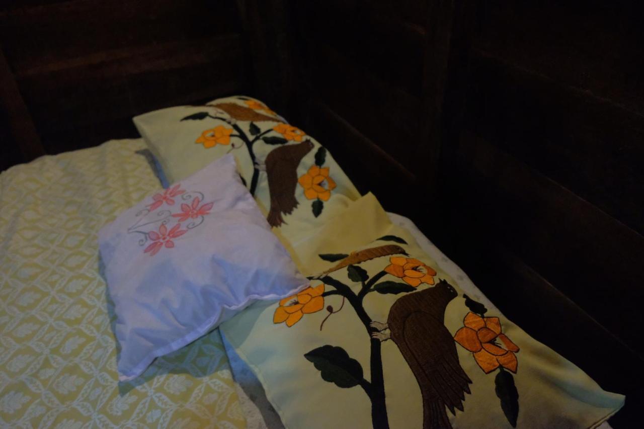 בקאלאר Near Lake Hostal מראה חיצוני תמונה