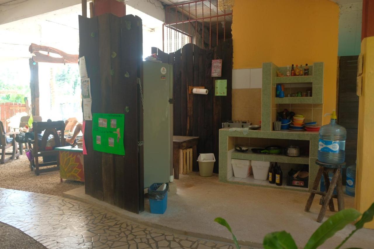 בקאלאר Near Lake Hostal מראה חיצוני תמונה