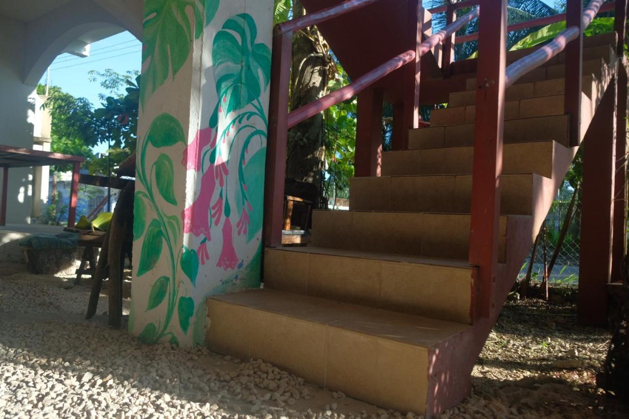 בקאלאר Near Lake Hostal מראה חיצוני תמונה