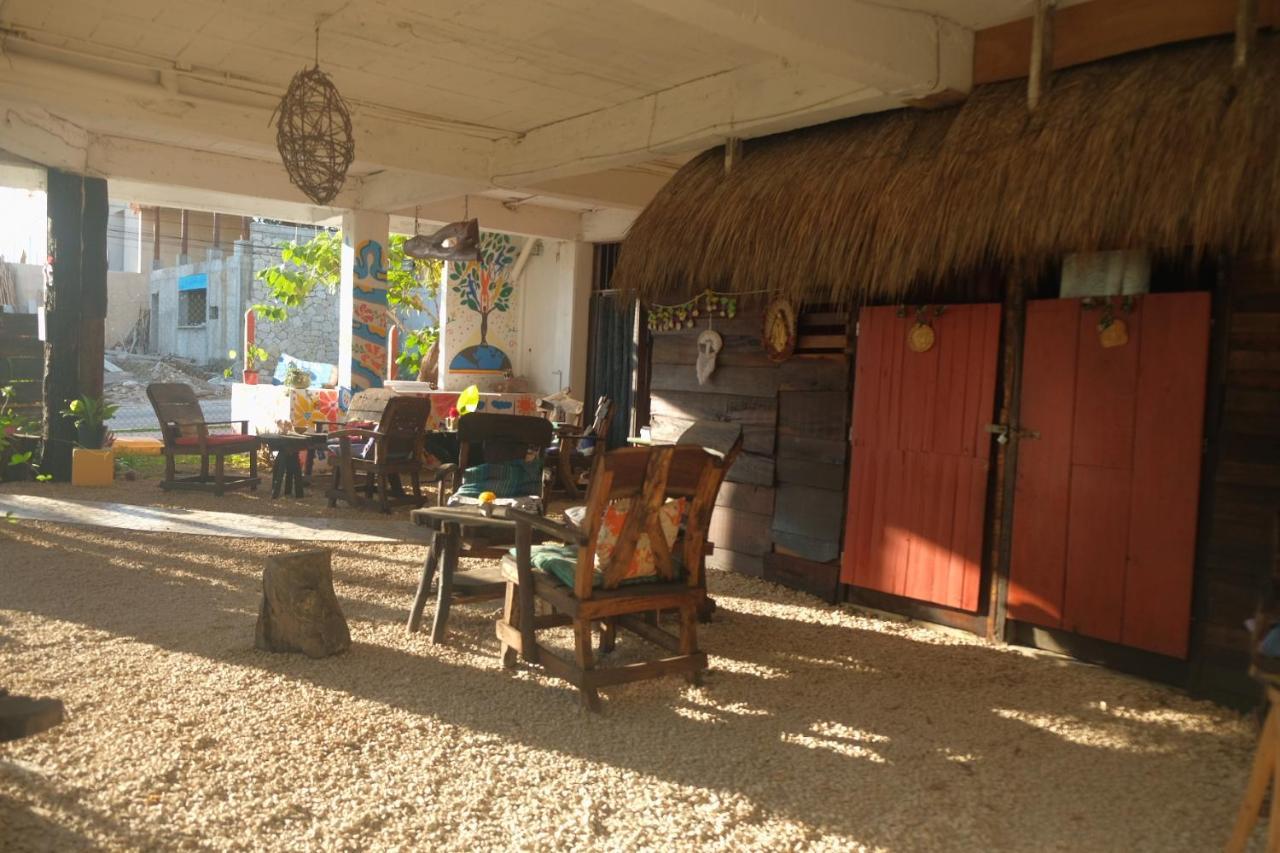 בקאלאר Near Lake Hostal מראה חיצוני תמונה